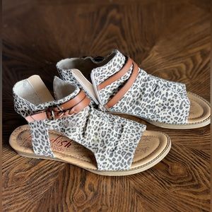 Super stylish, youth, sandals!